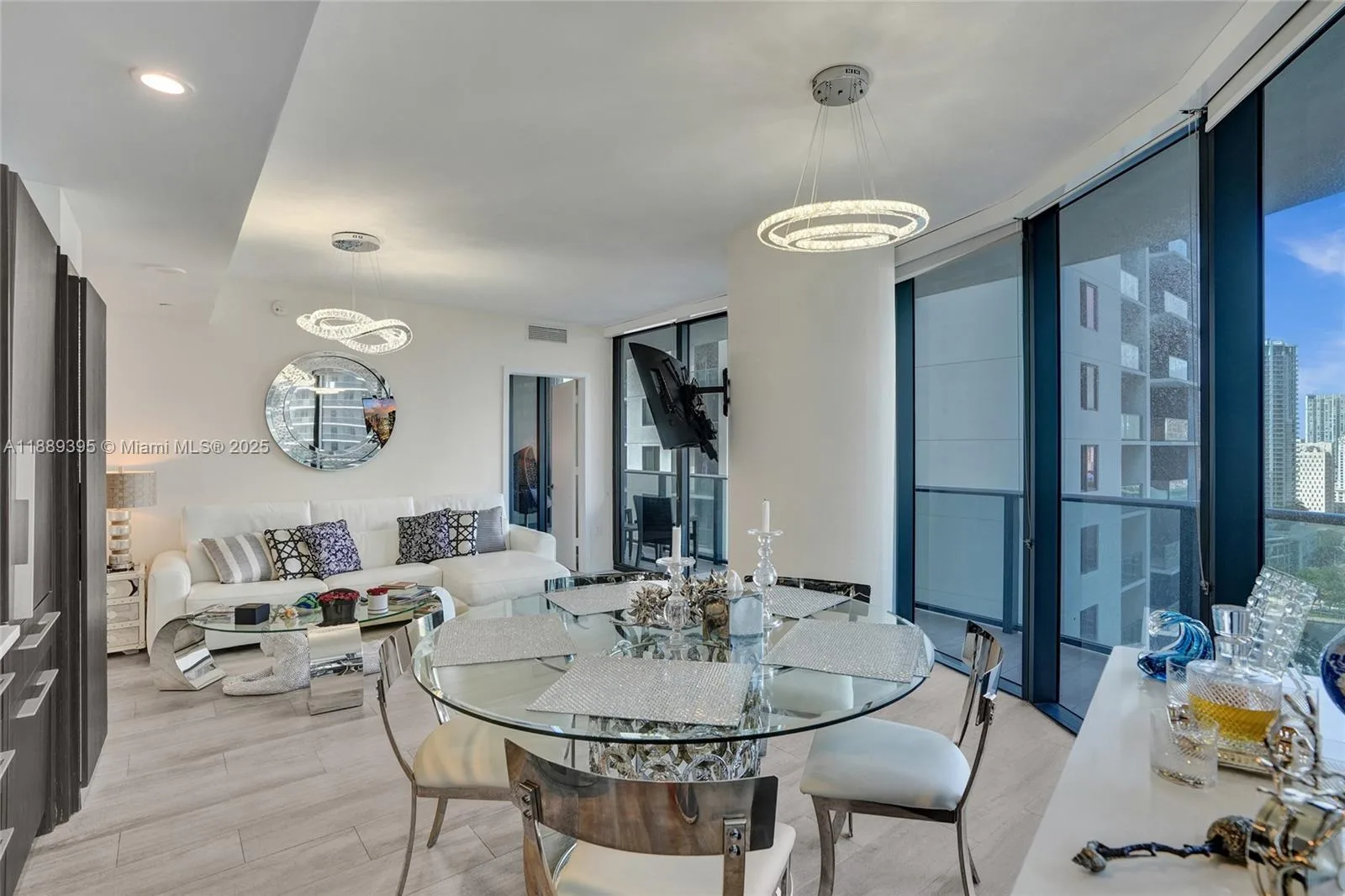 55 SW 9th St # 2201, Miami, FL 33130 photo 6