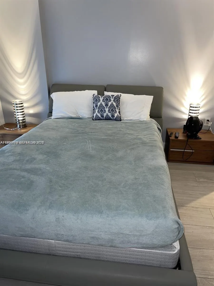 55 SW 9th St # 2307, Miami, FL 33130 photo 11