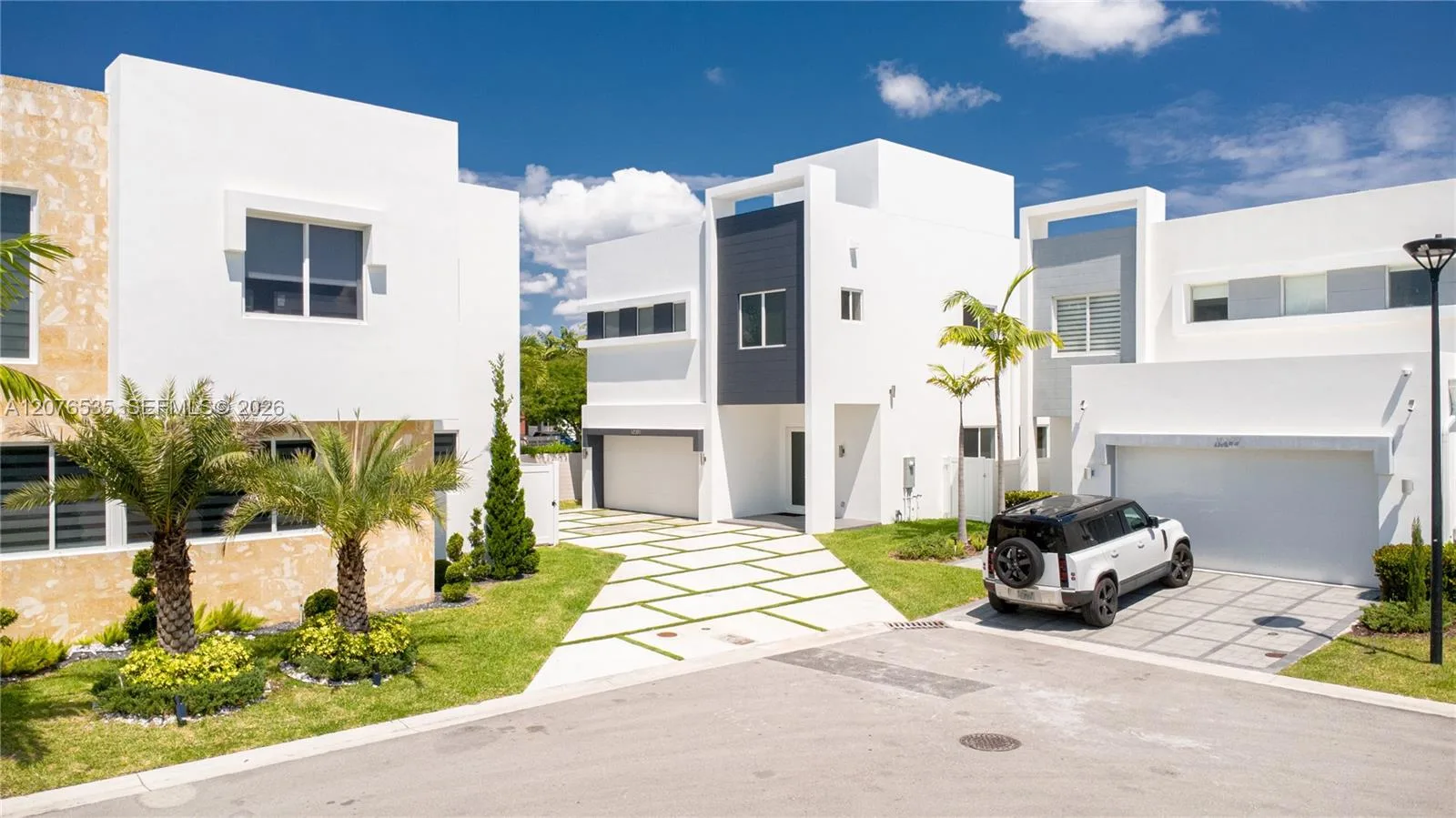 10381 NW 67th Ter, Doral, FL 33178