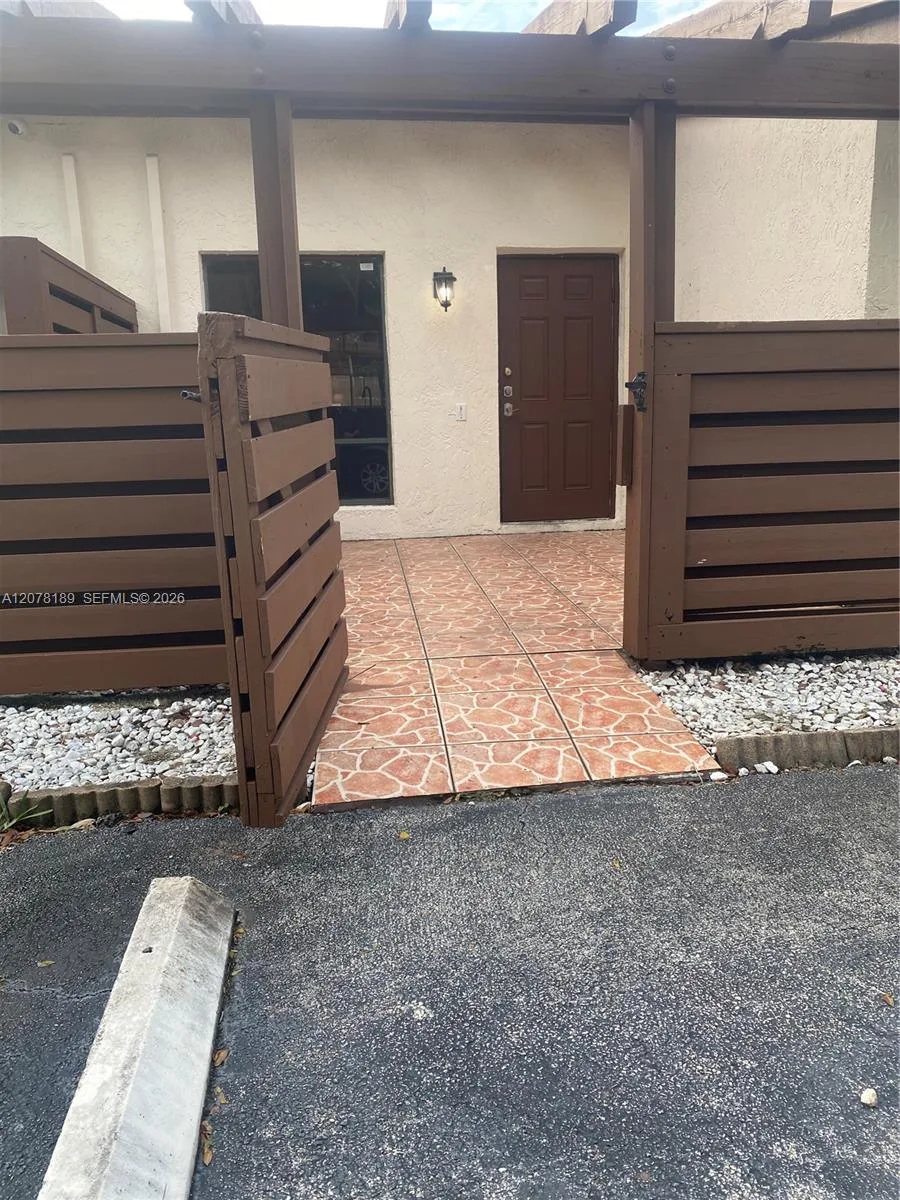 803 SW 119th Way # 803, Davie, FL 33325