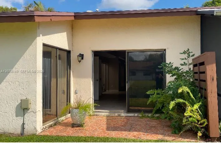 803 SW 119th Way # 803, Davie, FL 33325 photo 3