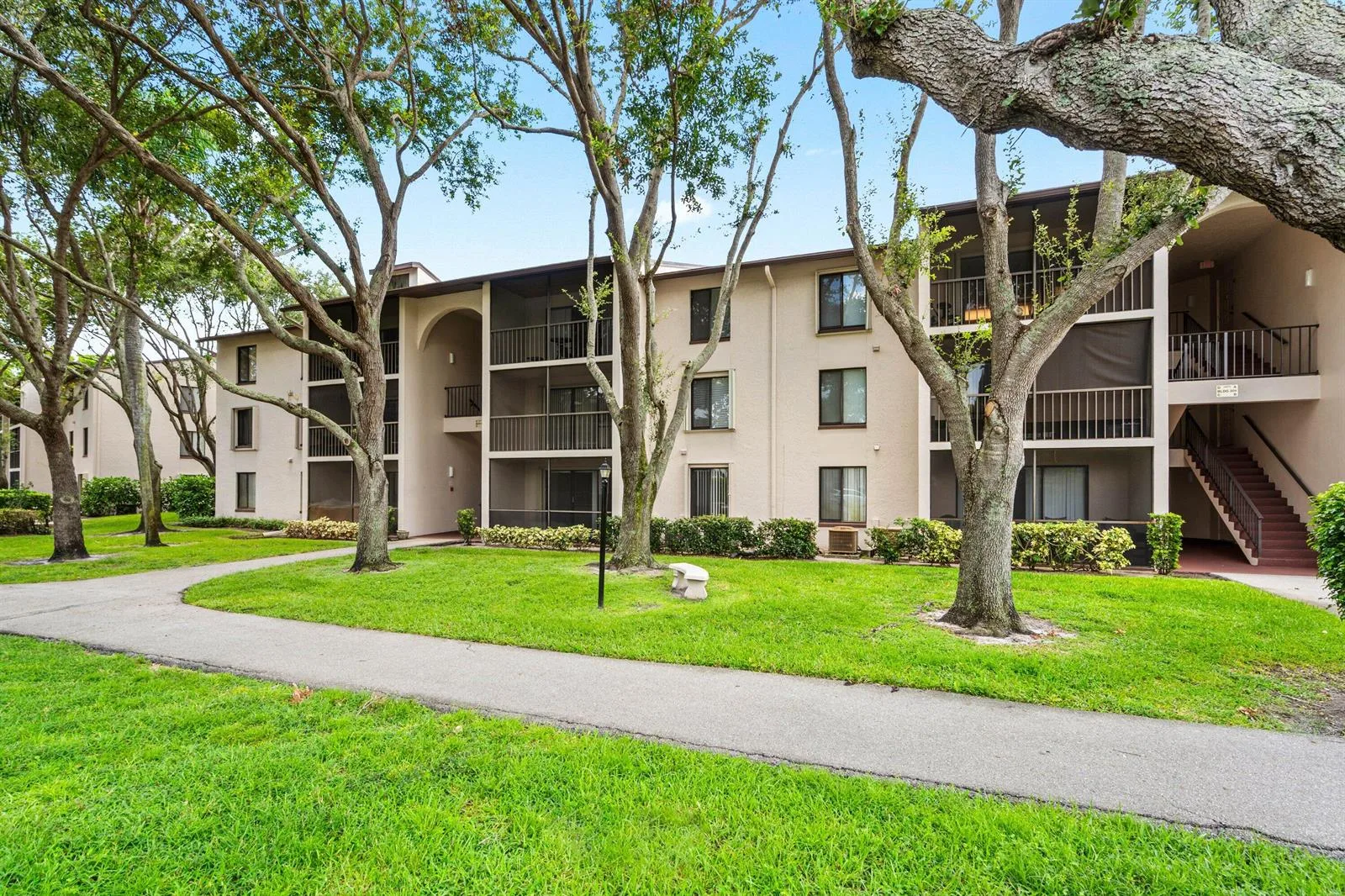 204 FOXTAIL Drive # F1, FL 33415