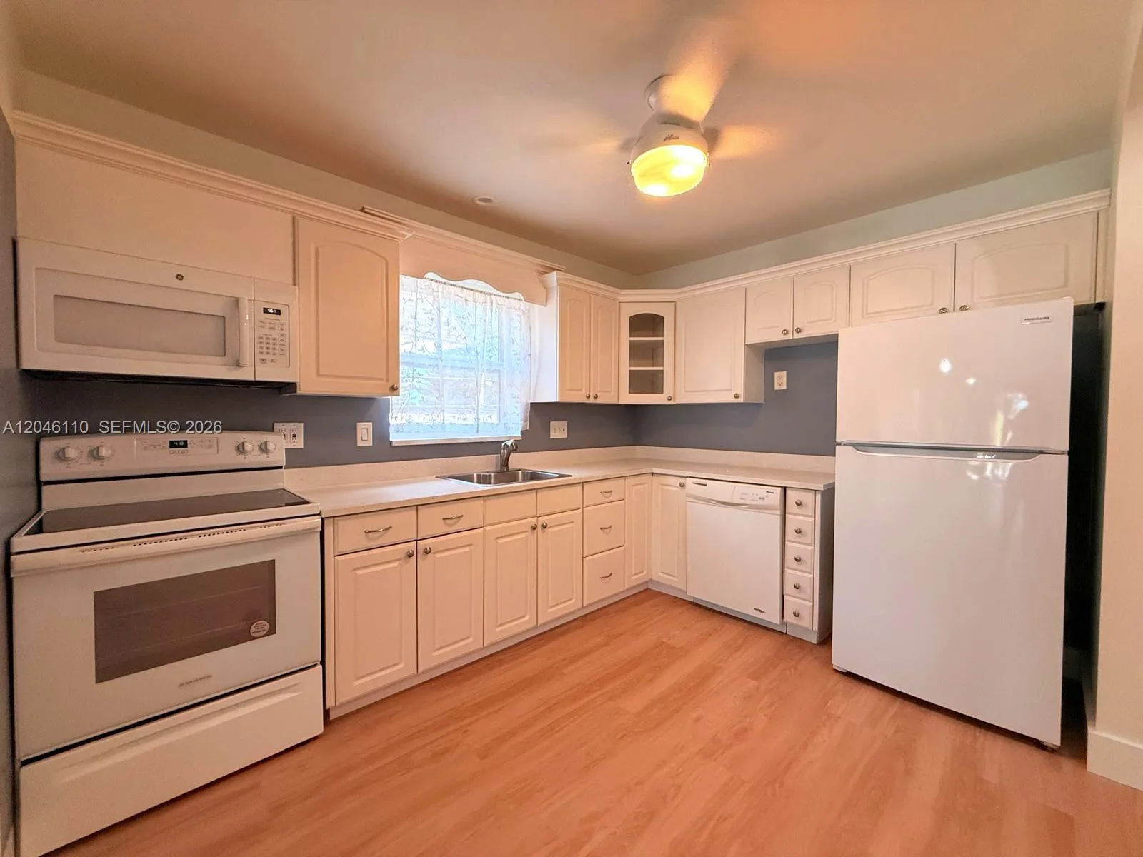 2832 Fillmore St # 20, Hollywood, FL 33020 photo 3