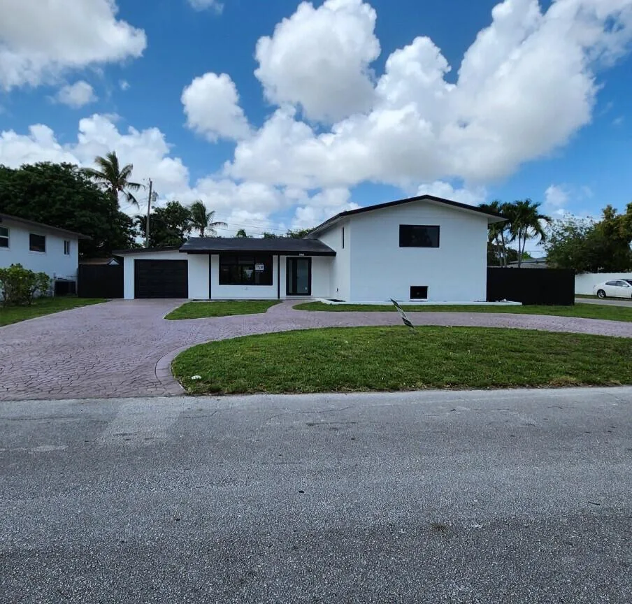1275 NE 200th Terrace, Miami, FL 33179 photo 2