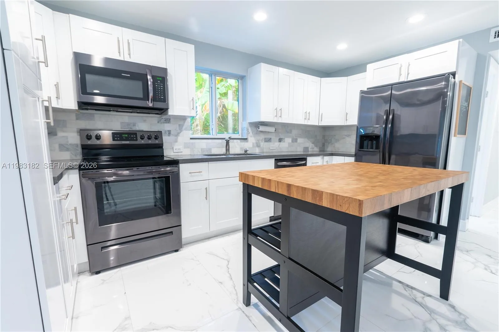 11 Judy Pl, Key Largo, FL 33037 photo 3