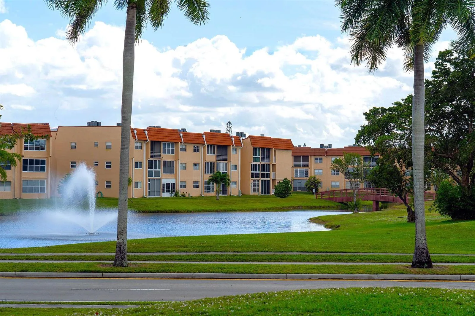 9061 Sunrise Lakes Boulevard # 109, Sunrise, FL 33322