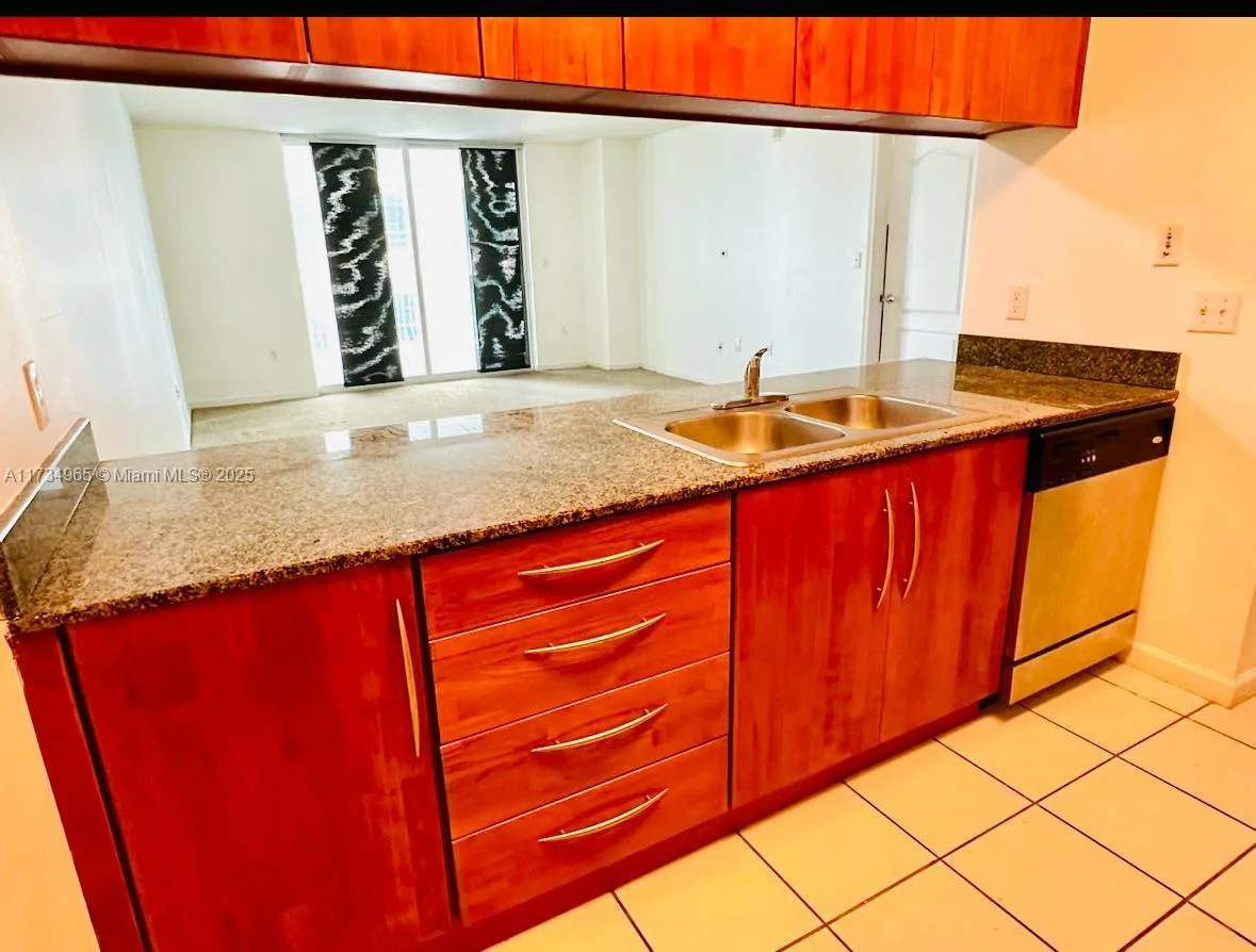 1200 Brickell Bay Dr # 2514, Miami, FL 33131 photo 10