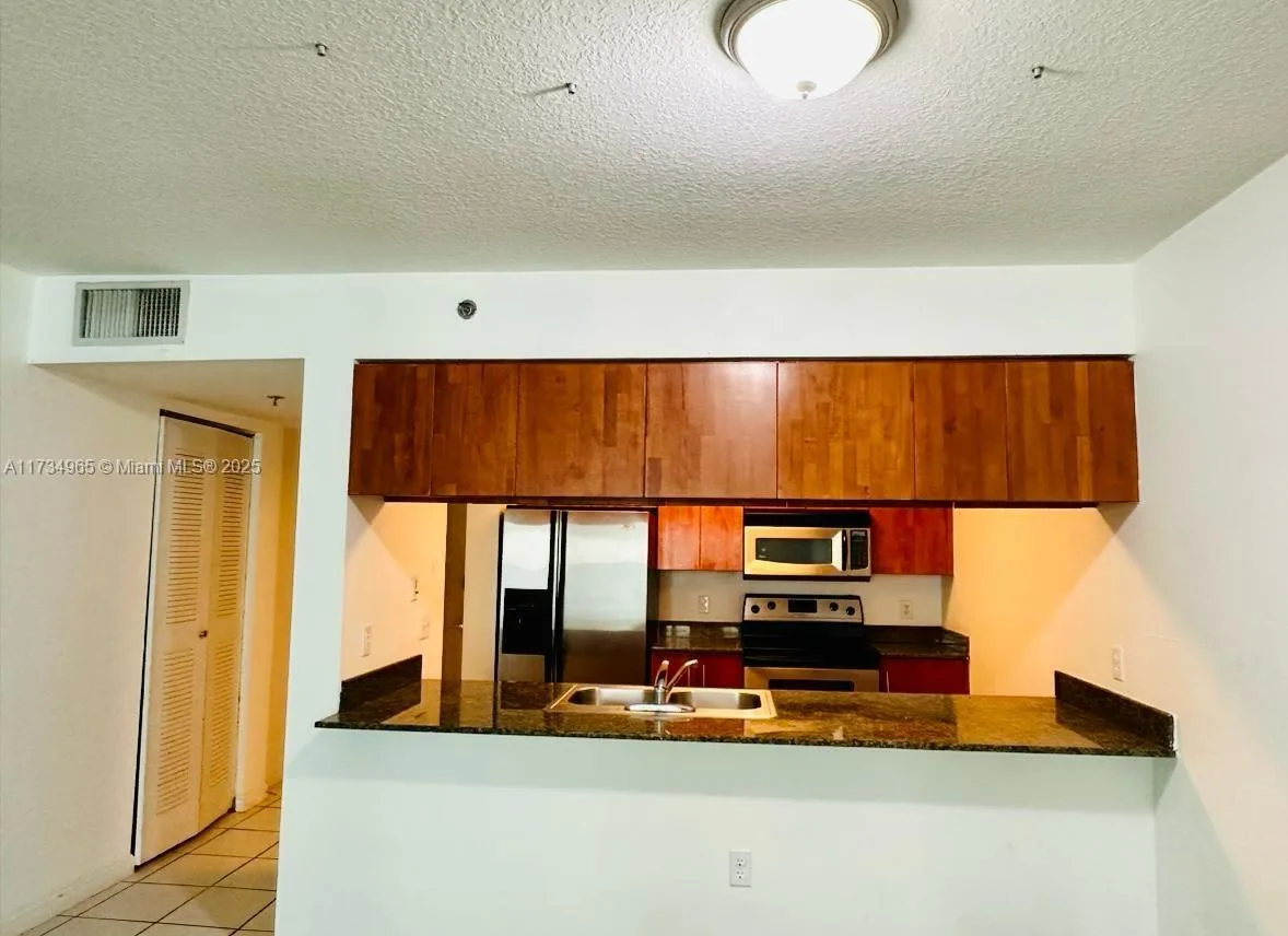 1200 Brickell Bay Dr # 2514, Miami, FL 33131 photo 8