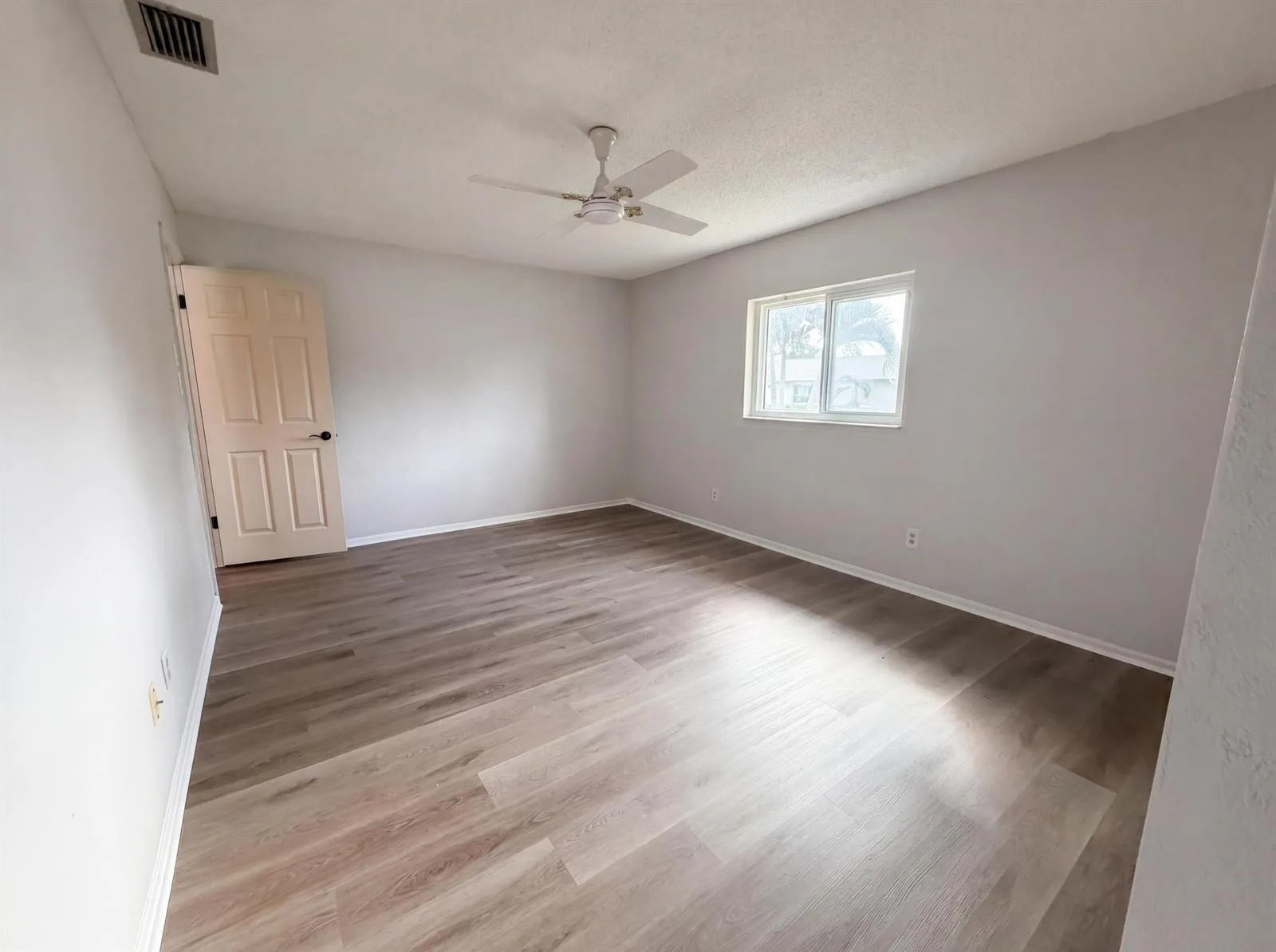 9605 NW 81st, Tamarac, FL 33321 photo 4