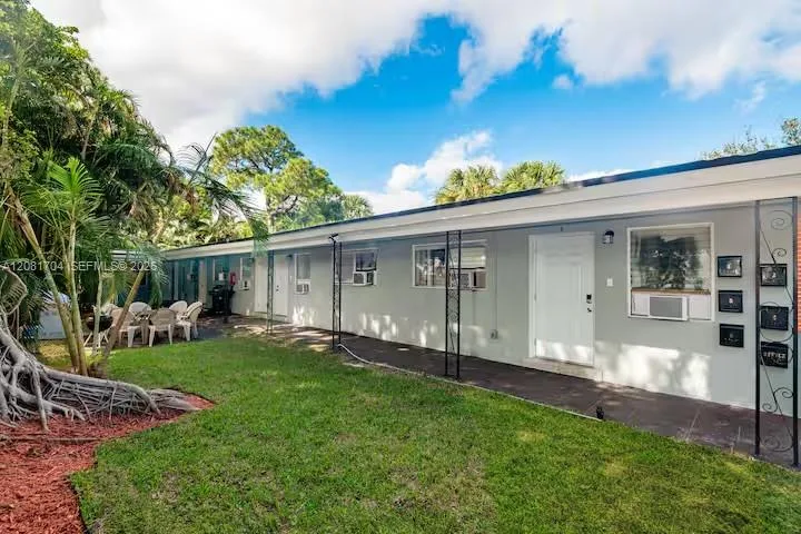 1017 NE 14th Ave, Fort Lauderdale, FL 33304