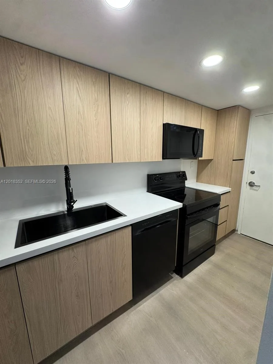 1200 West Ave # 611, Miami Beach, FL 33139
