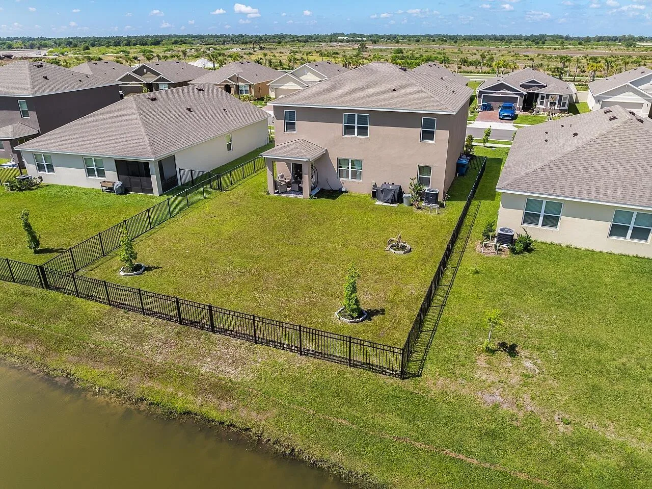 1046 Dugan Circle SE, Palm Bay, FL 32909 photo 2