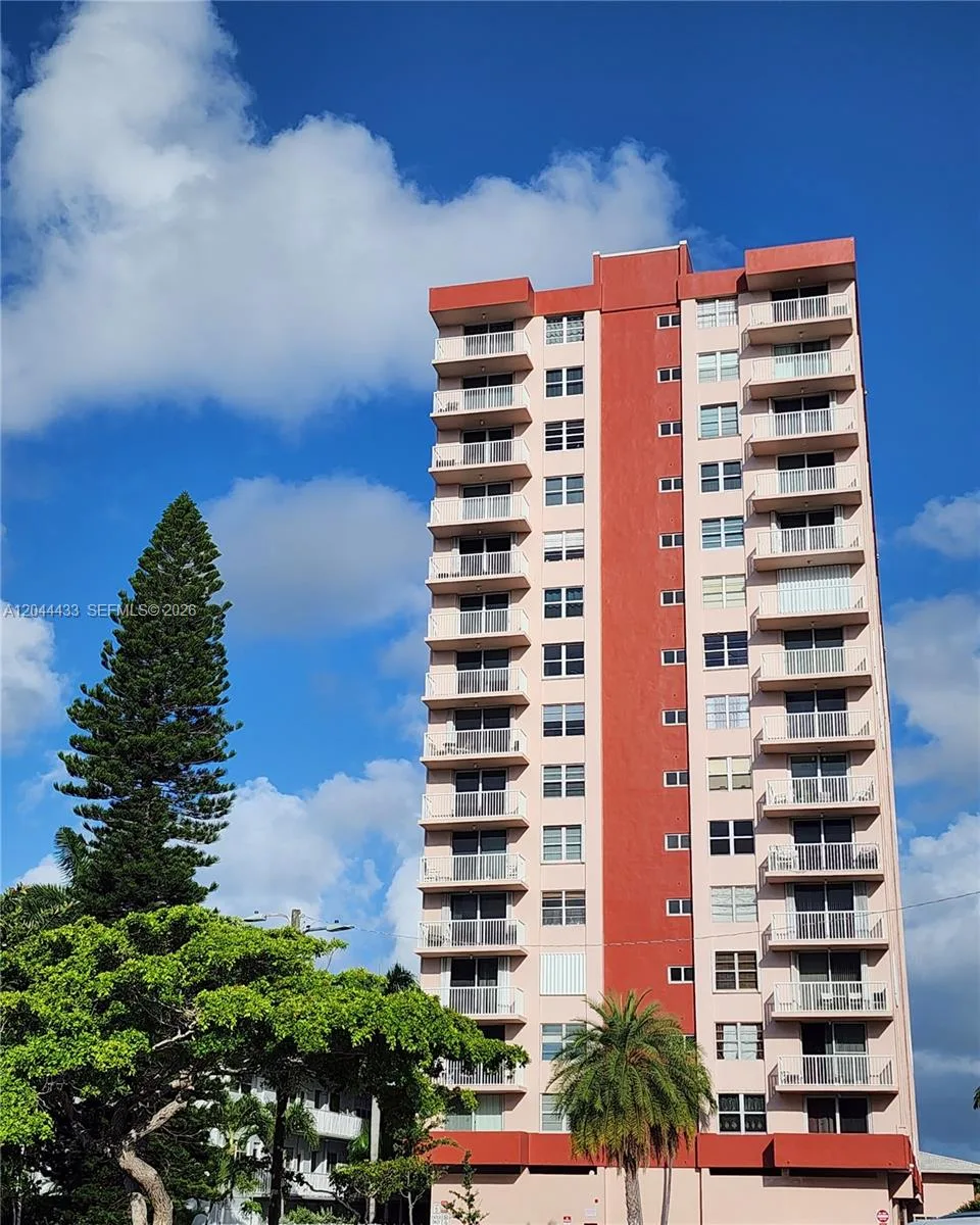 3161 S Ocean Dr # 404, Hallandale Beach, FL 33009