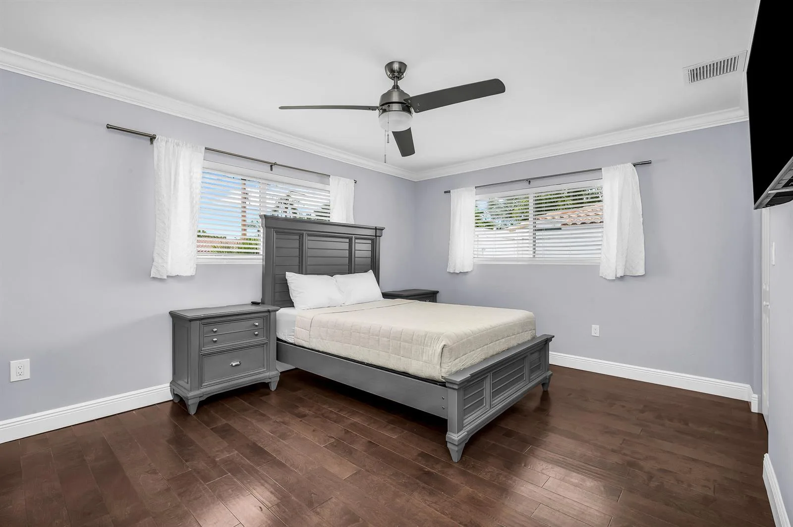 249 SE 3RD Avenue, Pompano Beach, FL 33060 photo 2