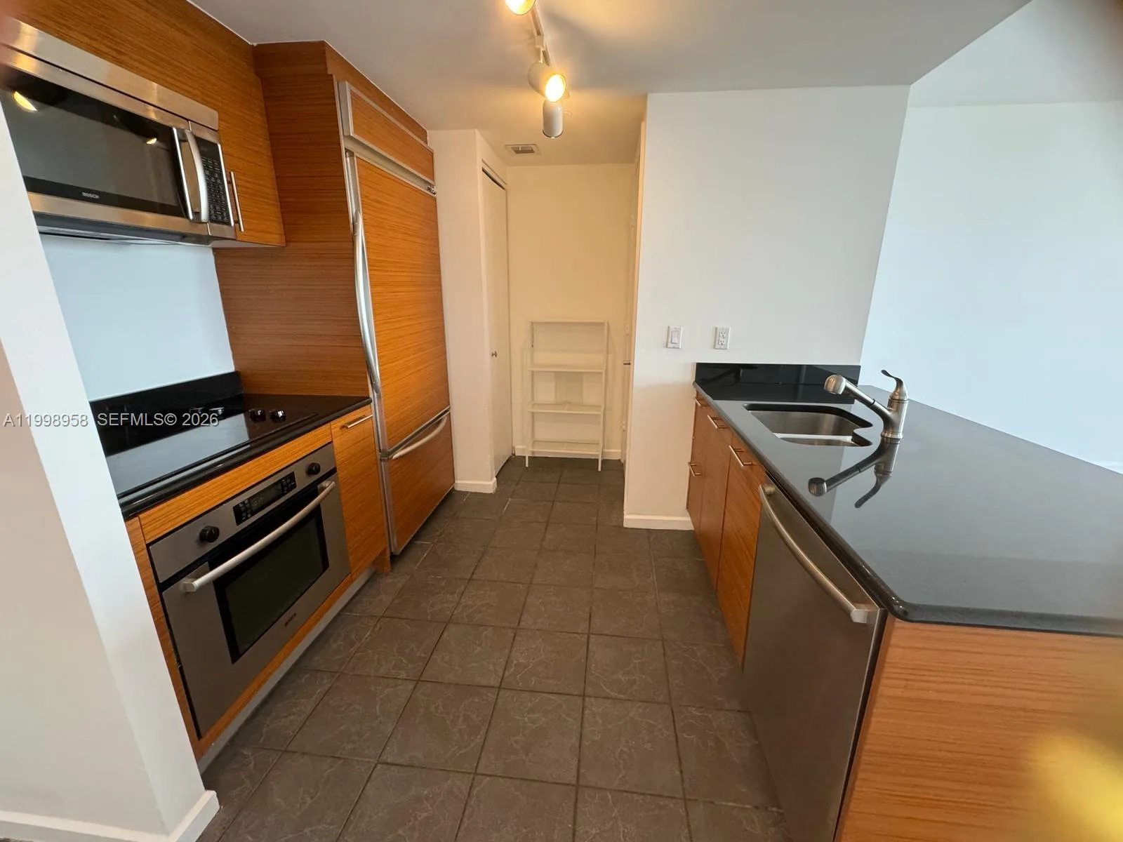 50 BISCAYNE Blvd # 3807, Miami, FL 33132 photo 7
