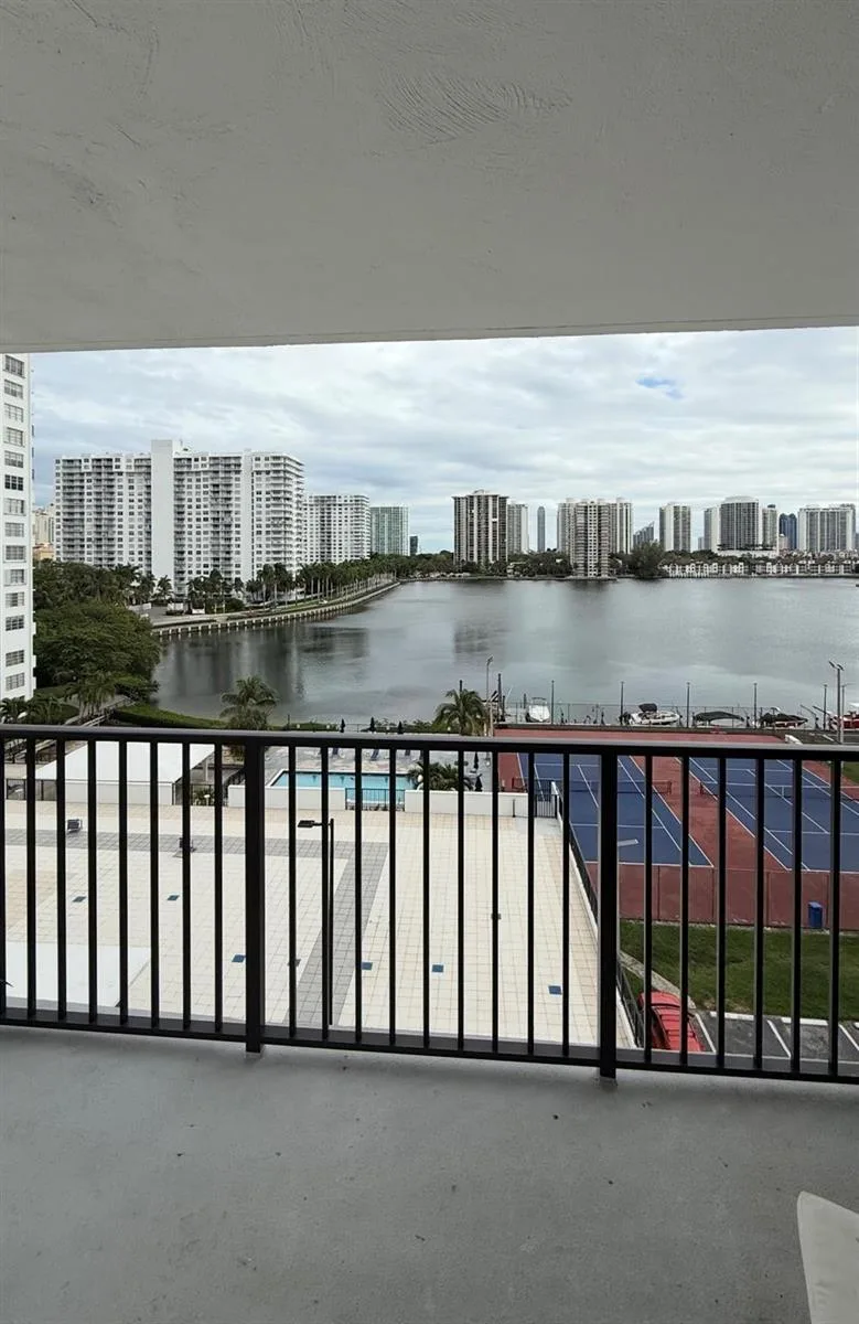 2750 NE 183rd Street # 709, Aventura, FL 33160