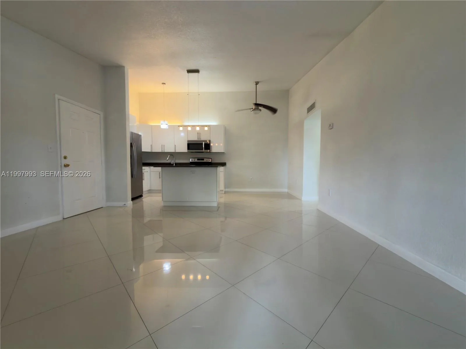 907 NE 199th St # 204, Miami, FL 33179 photo 12
