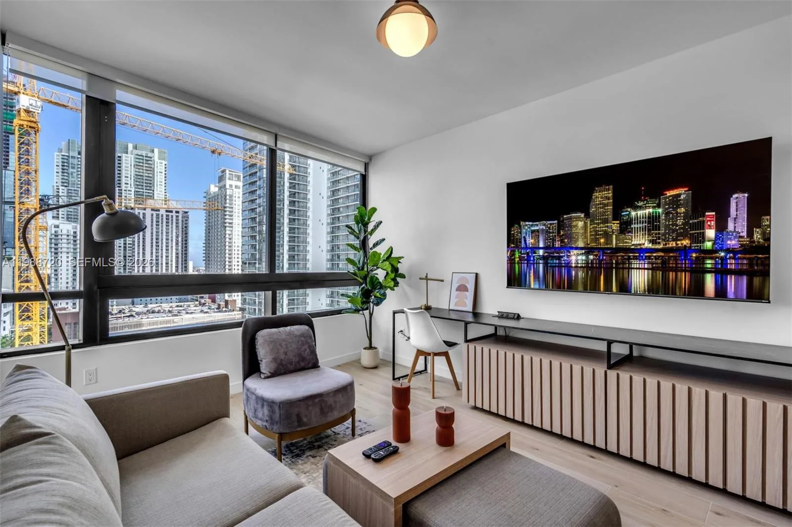 225 N Miami Ave # 1701, Miami, FL 33131 photo 4