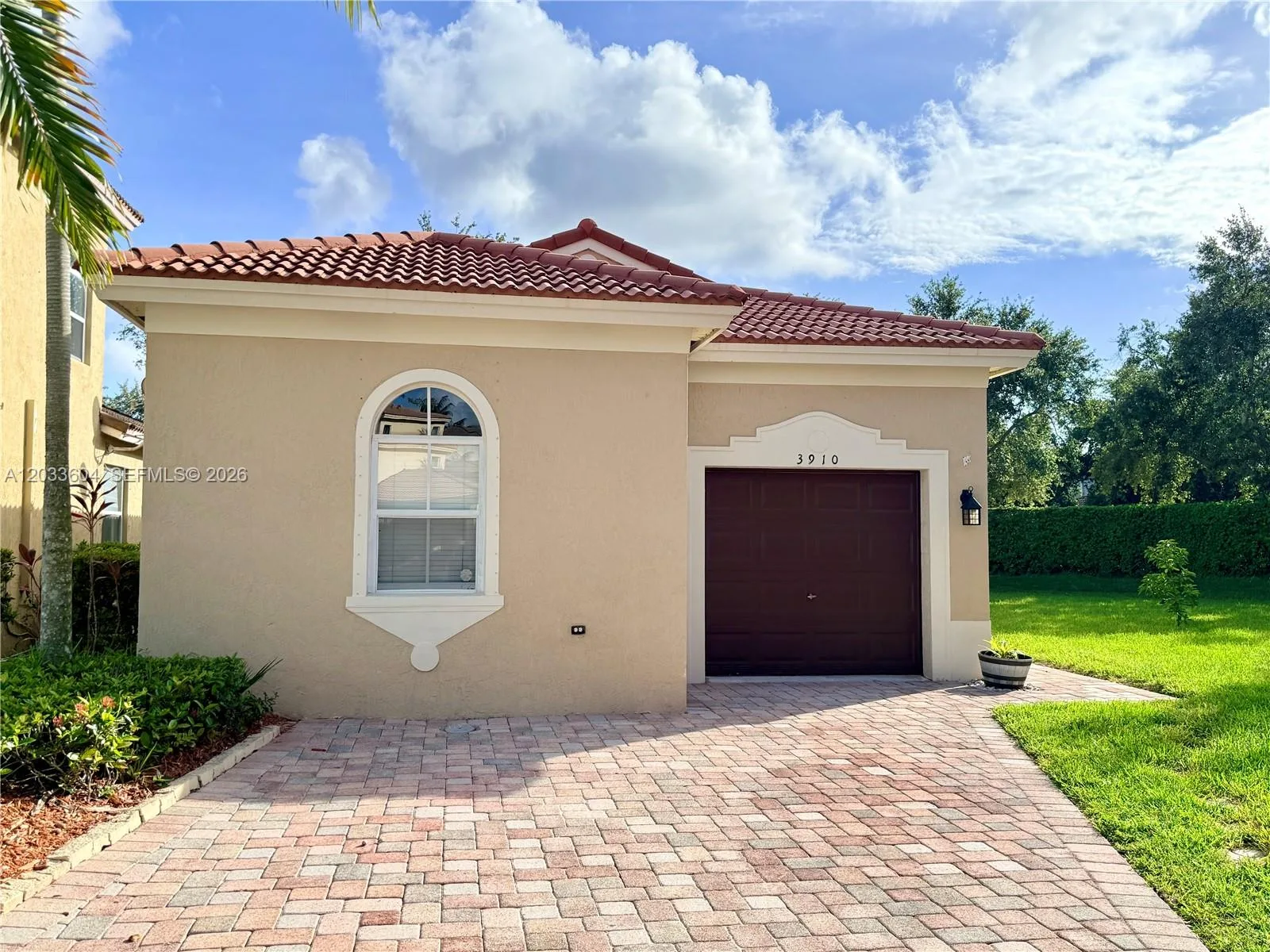 3910 NE 10th Dr, Homestead, FL 33033