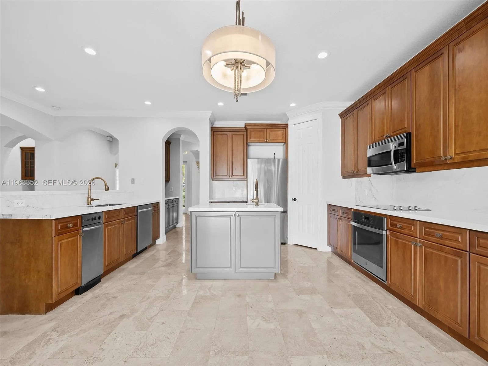 827 SE 2nd Ct, Fort Lauderdale, FL 33301 photo 9