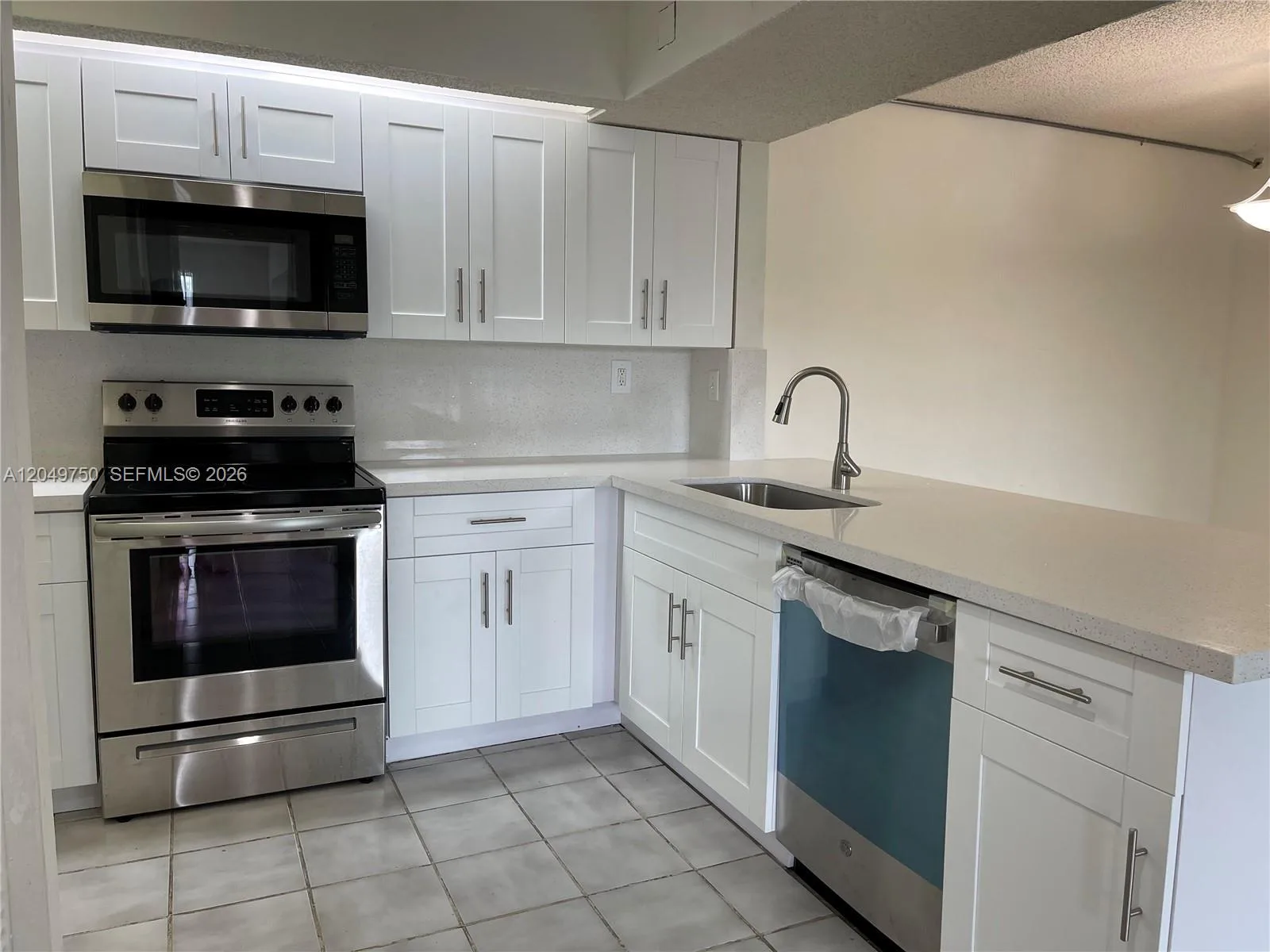 8500 SW 212th St # 307, Cutler Bay, FL 33189