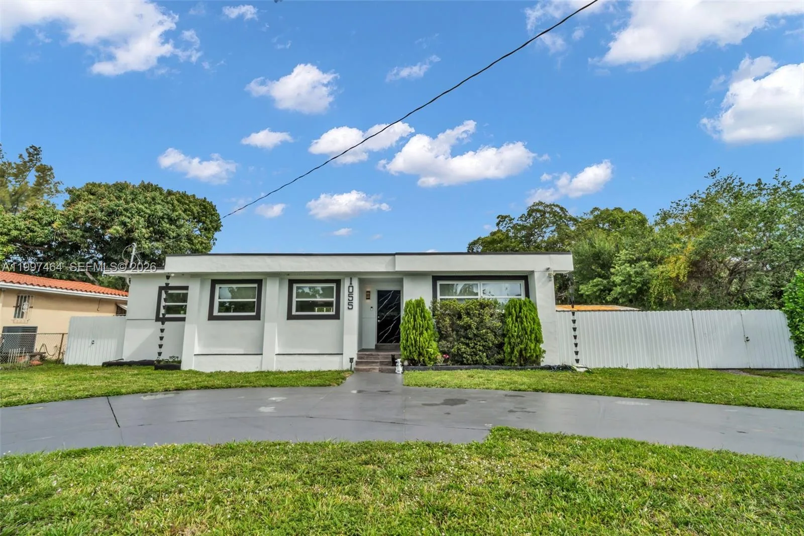 1055 NE 144th St, North Miami, FL 33161