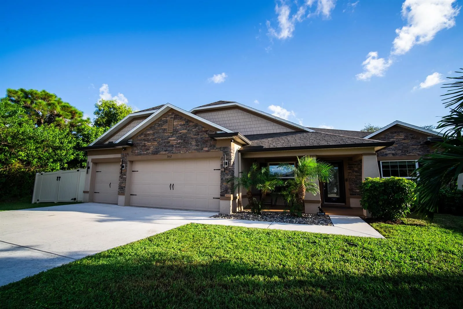 1662 SE North Blackwell Drive, Port St. Lucie, FL 34952