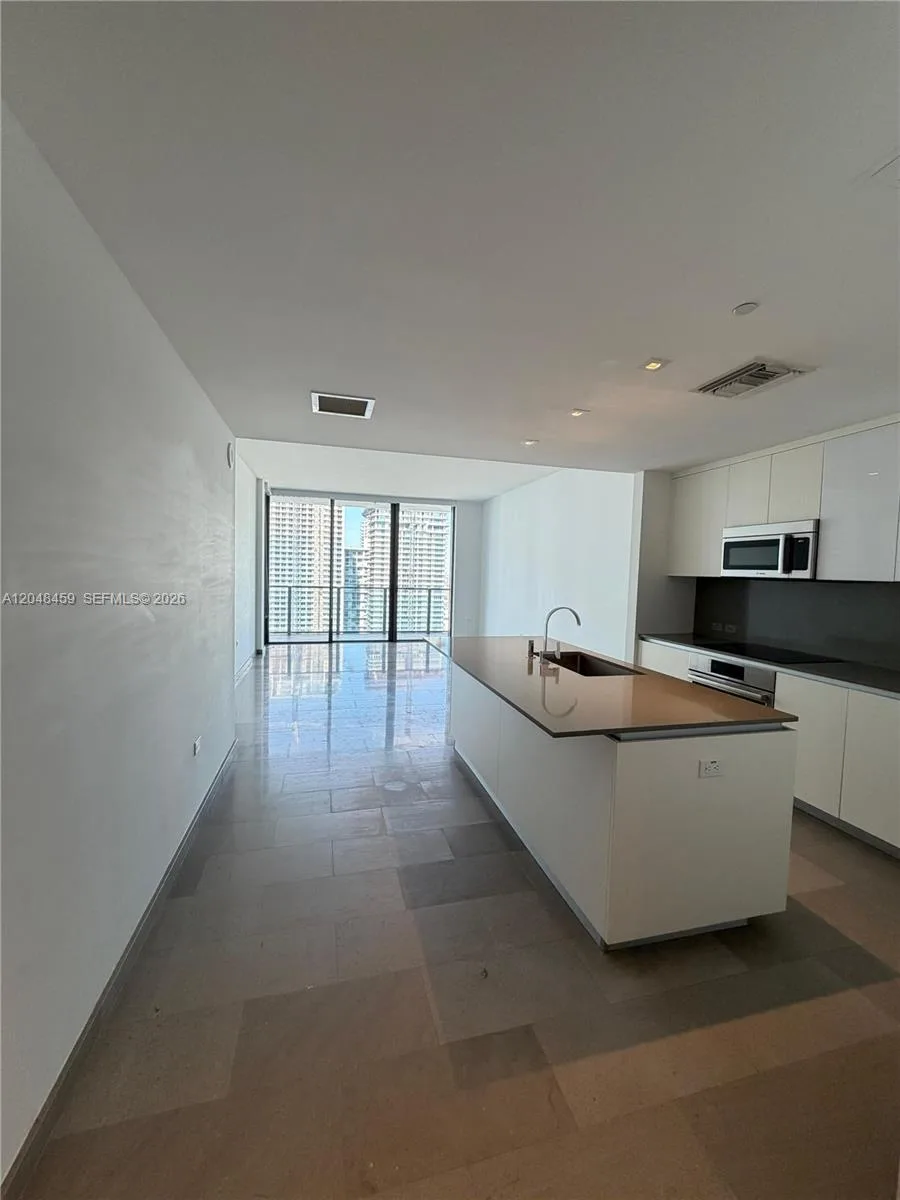 68 SE 6th St # 2506, Miami, FL 33131