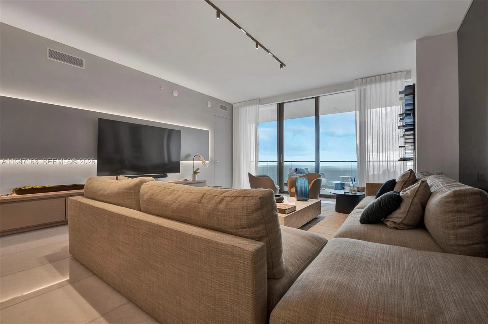 18975 Collins Ave # 4602, Sunny Isles Beach, FL 33160 photo 9