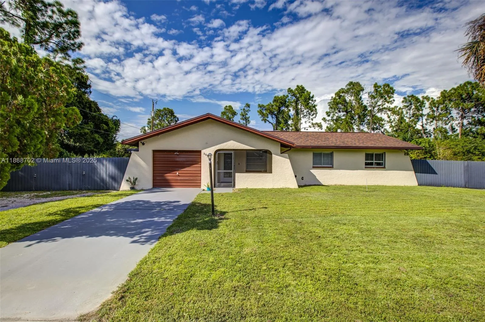 305 E 6 st, Lehigh Acres, FL 33975