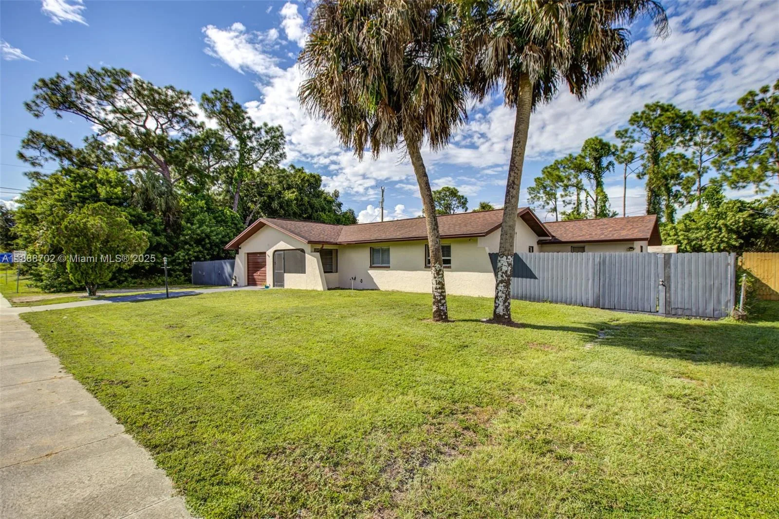 305 E 6 st, Lehigh Acres, FL 33975 photo 2