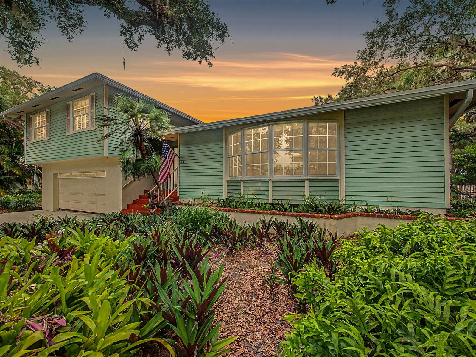 14 Emarita Way, Sewalls Point, FL 34996