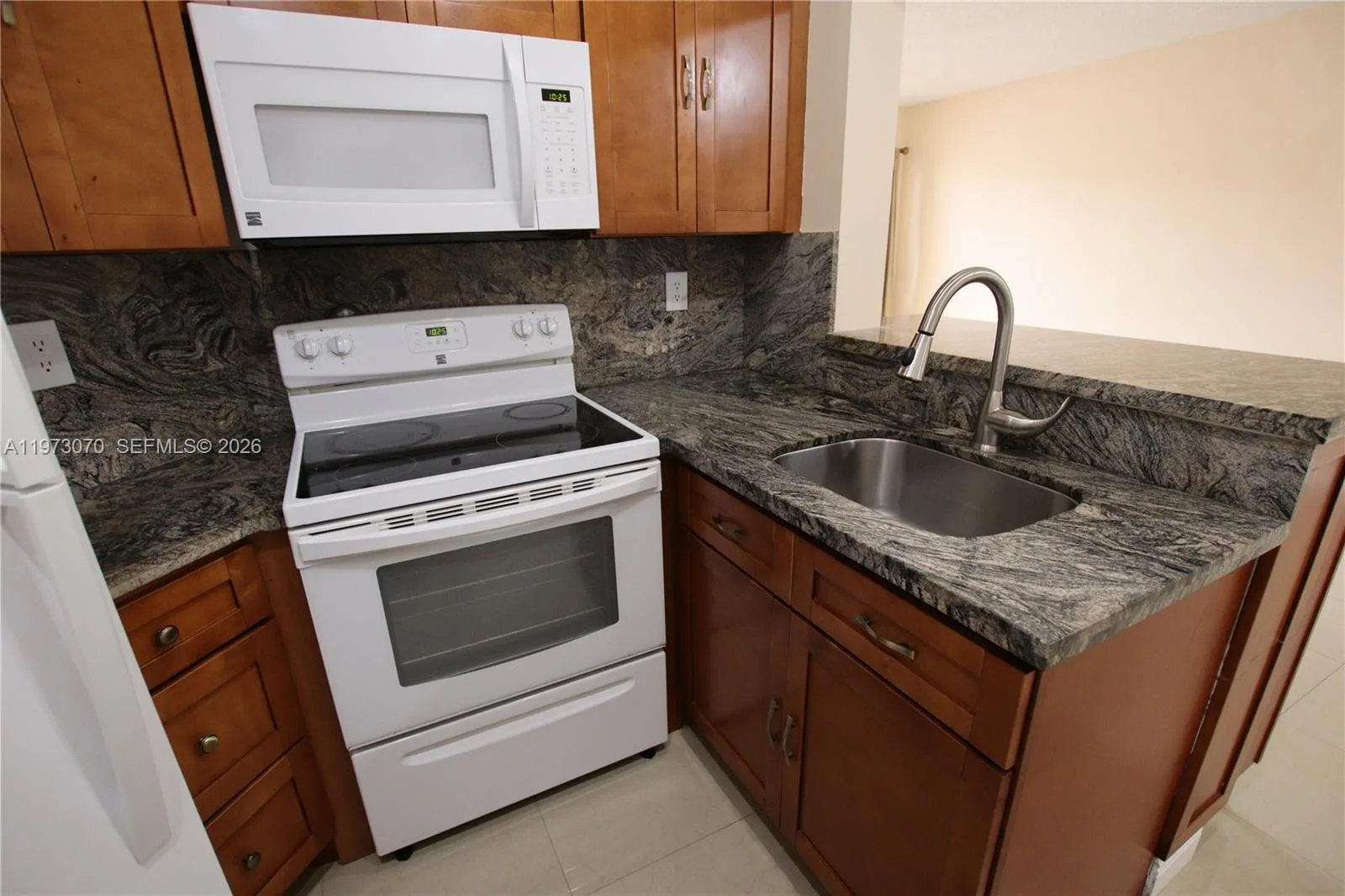 690 W Park Dr # 2-204, Miami, FL 33172 photo 13