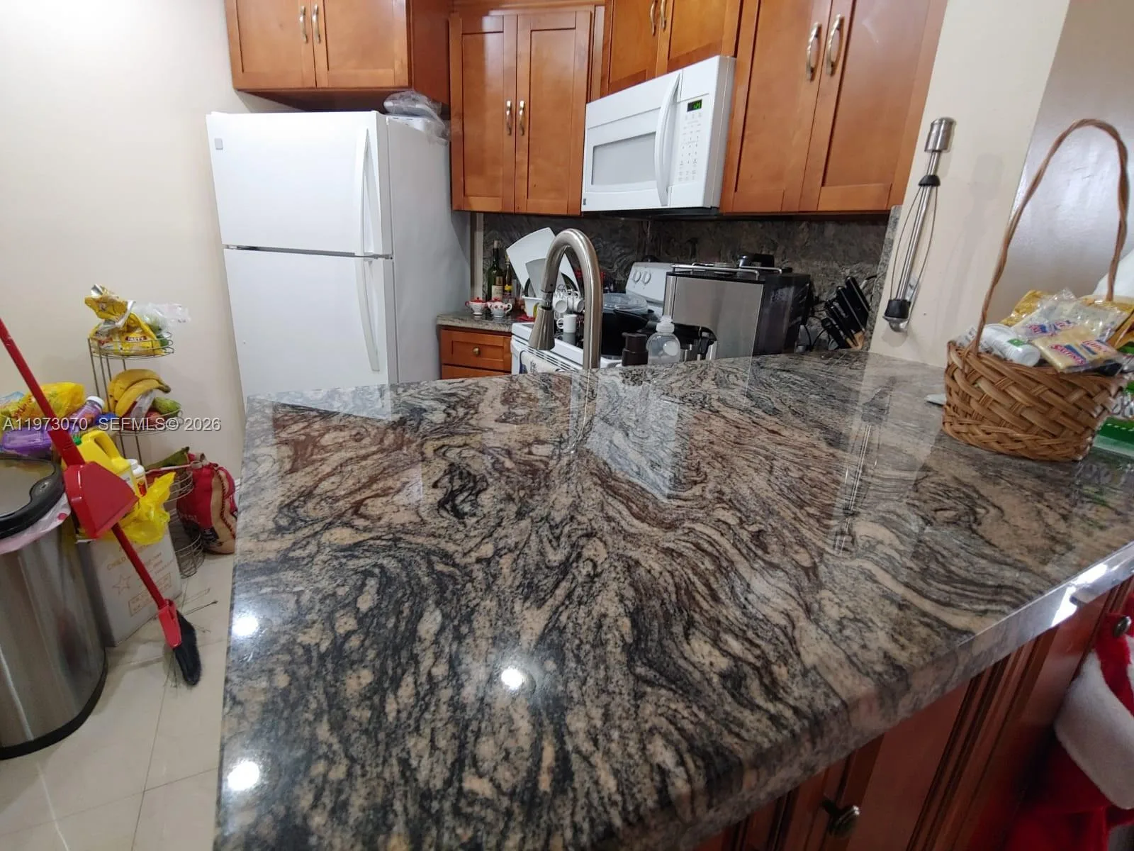 690 W Park Dr # 2-204, Miami, FL 33172 photo 5