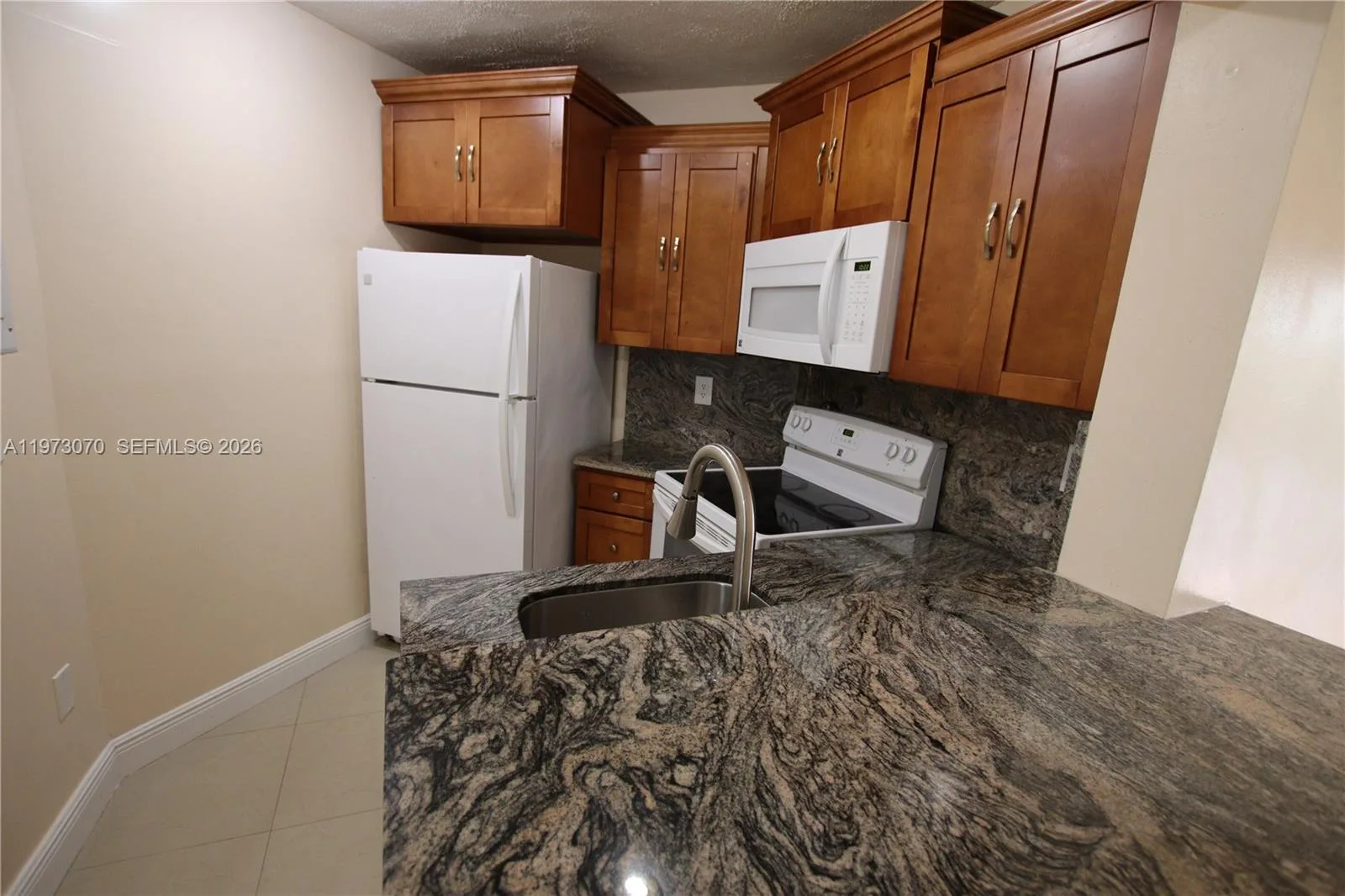 690 W Park Dr # 2-204, Miami, FL 33172 photo 7