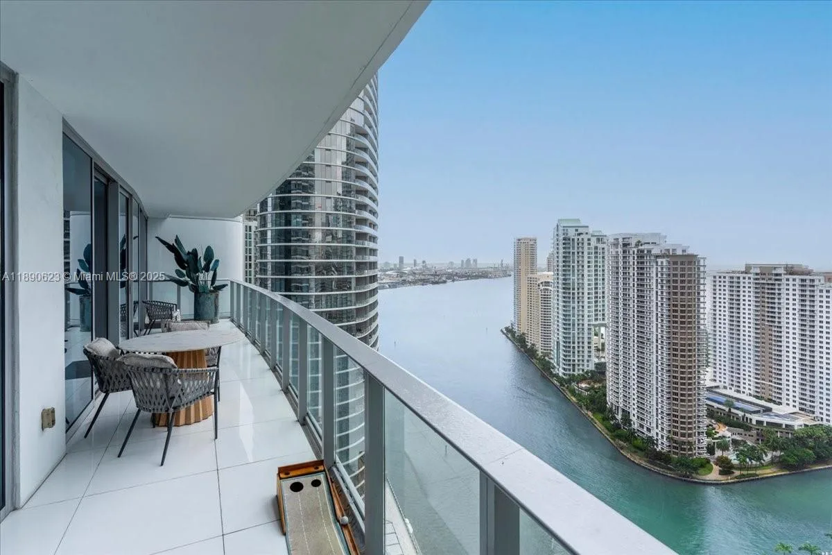 200 Biscayne Boulevard Way # 3608, Miami, FL 33131 photo 2