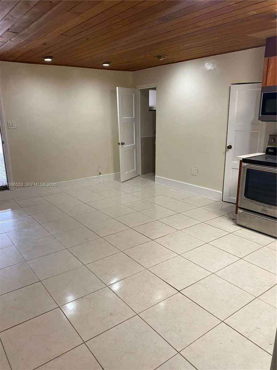 1051 SW 3rd St # 3, Miami, FL 33130 photo 3