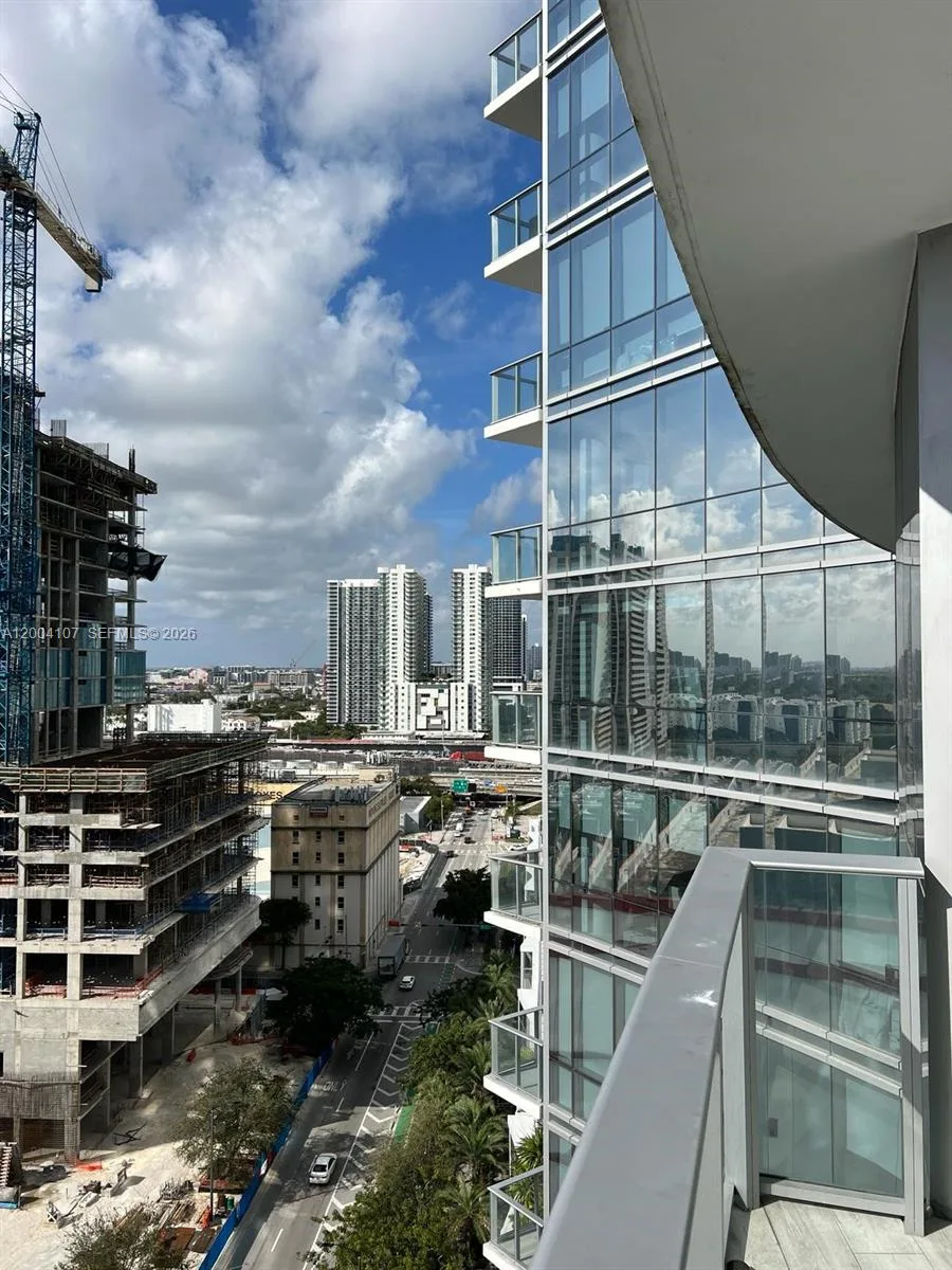 851 NE 1st Ave # 1204, Miami, FL 33132 photo 9