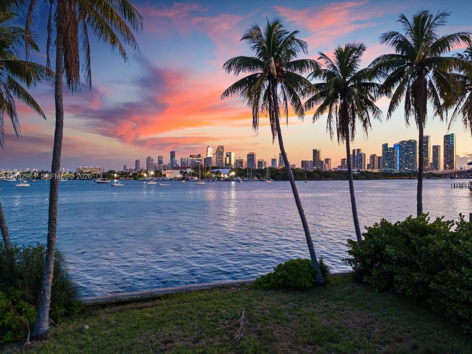 1228 S Venetian Way, Miami, FL 33139