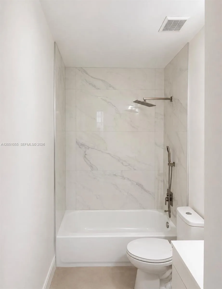 1010 NE 16th St # 1, Fort Lauderdale, FL 33304 photo 4