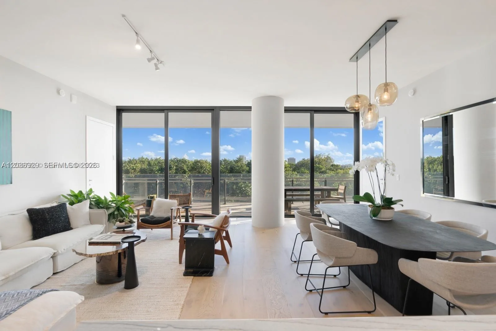 8701 Collins Ave # 404, Miami Beach, FL 33154