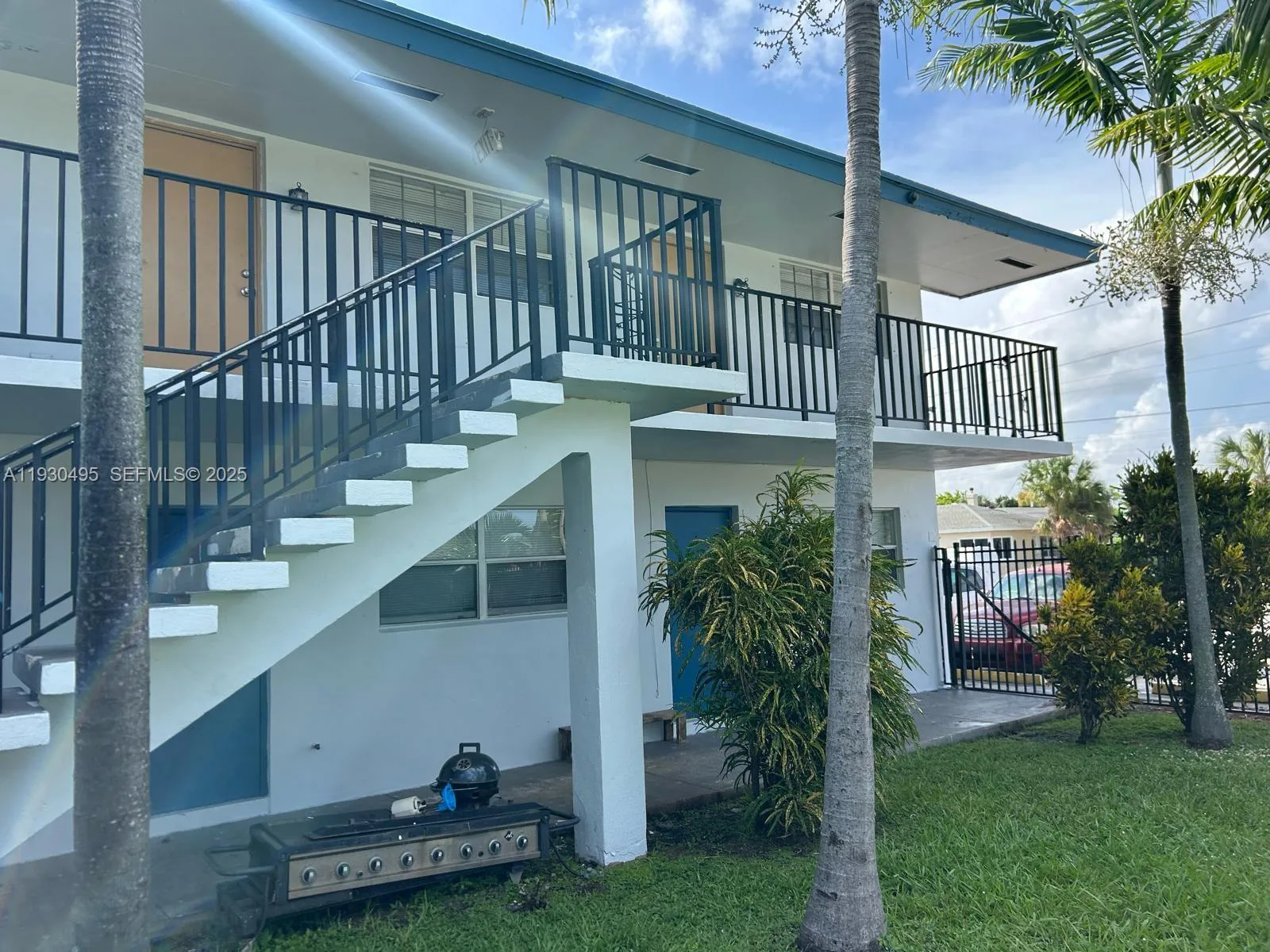 201 W Blue Heron Blvd, Riviera Beach, FL 33404 — photo 4 of 12