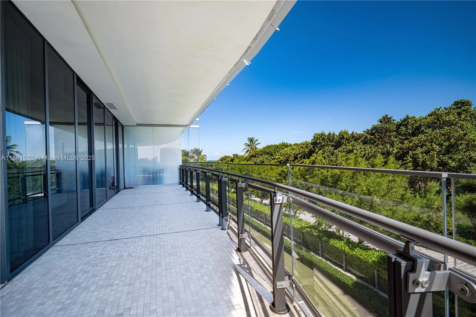 8701 Collins Ave # 306, Miami Beach, FL 33154 photo 2