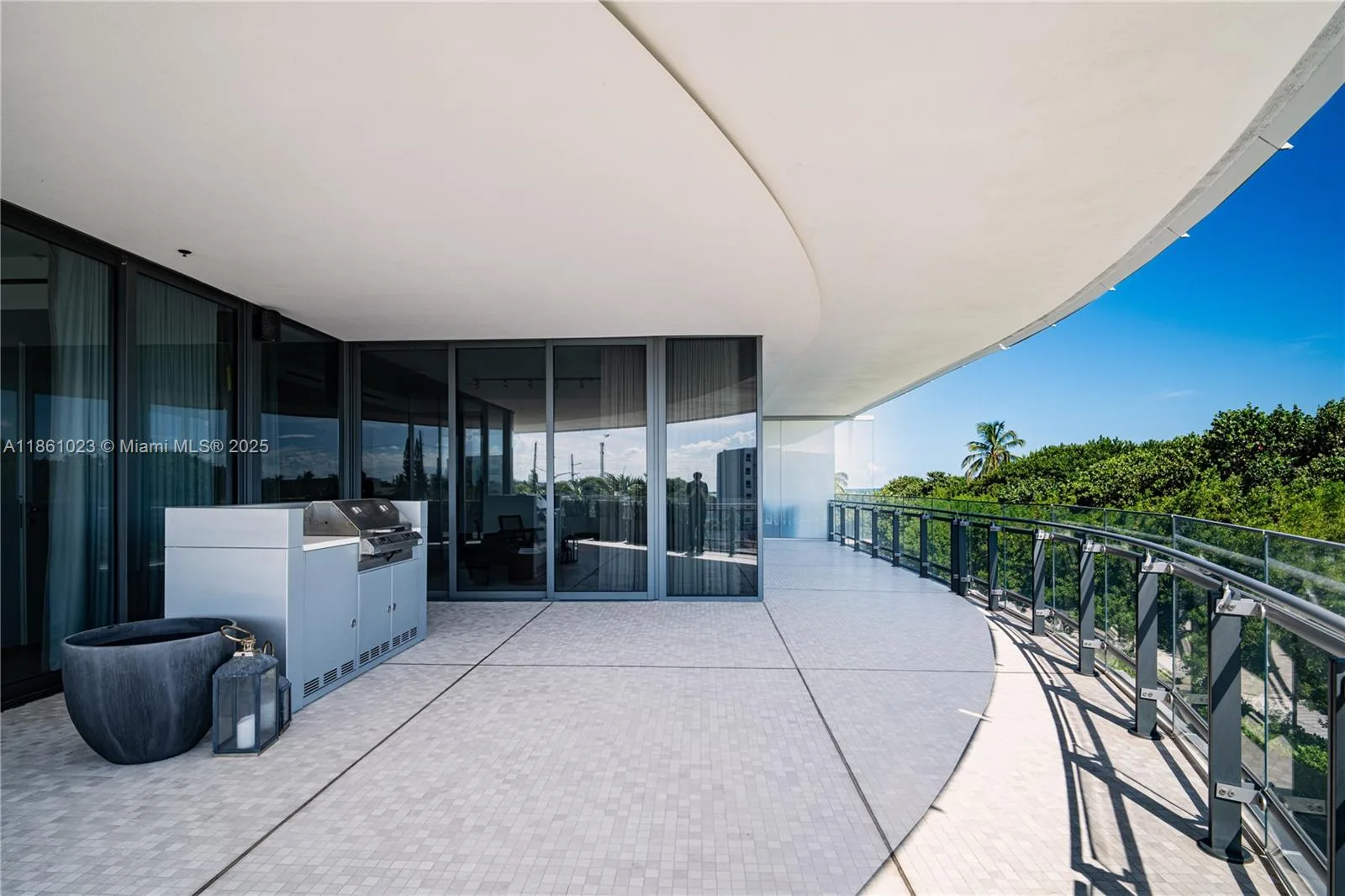 8701 Collins Ave # 306, Miami Beach, FL 33154 photo 3