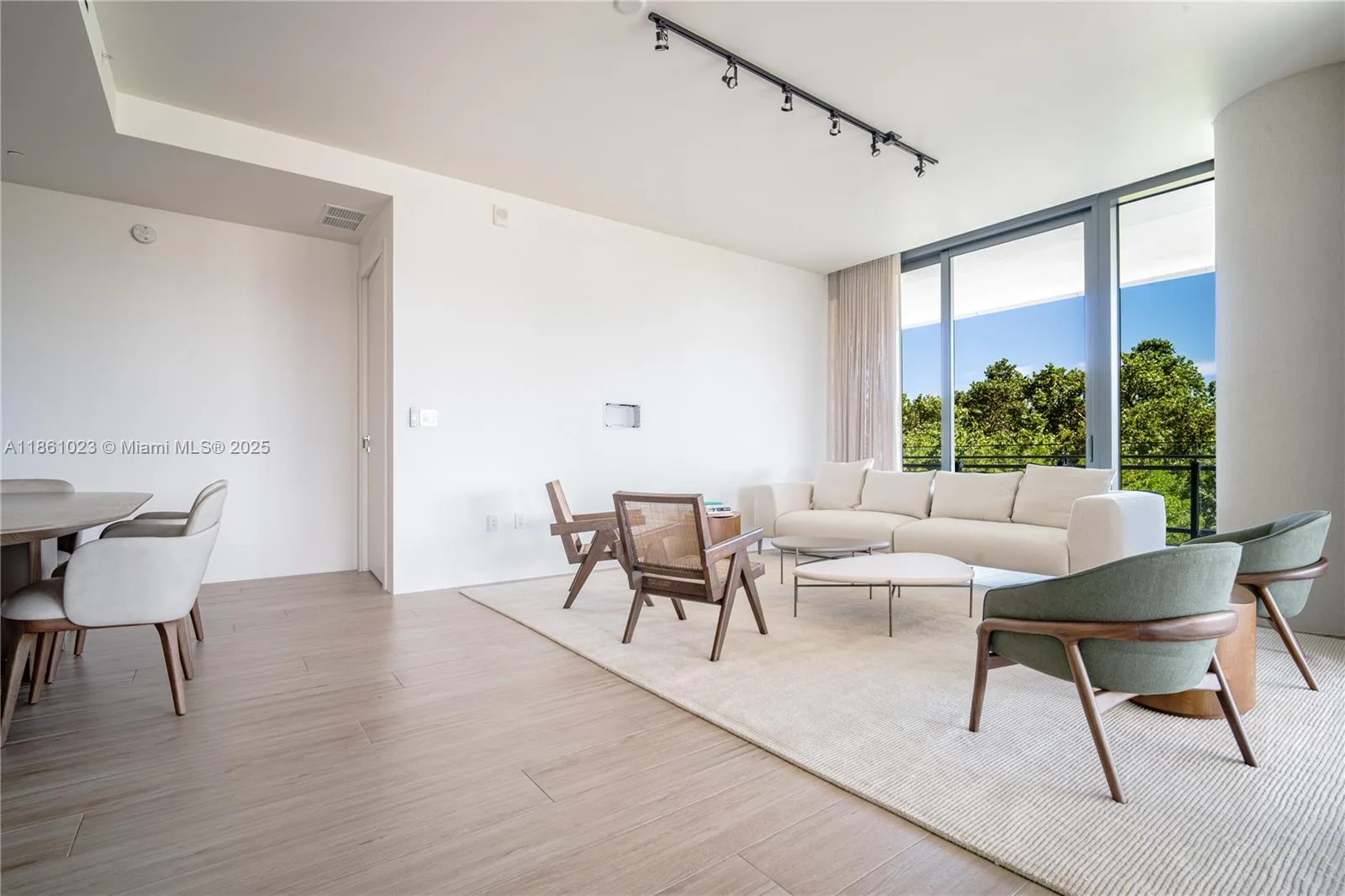 8701 Collins Ave # 306, Miami Beach, FL 33154 photo 4