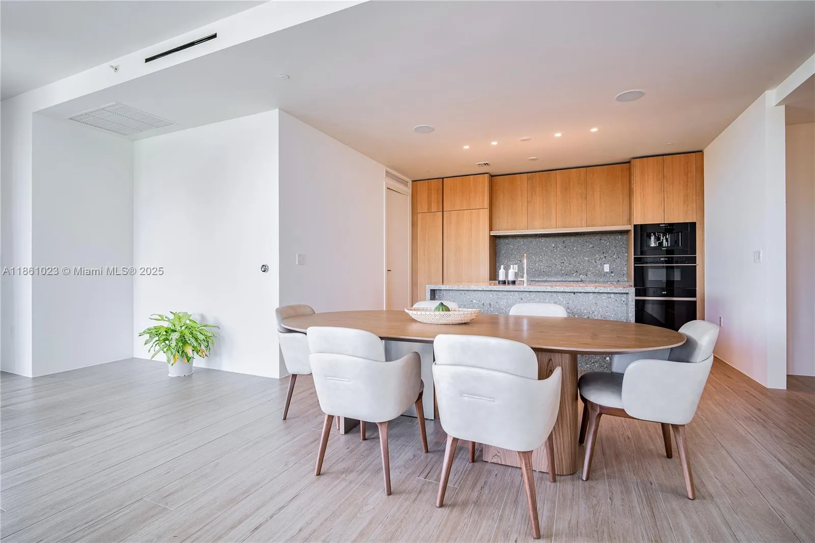 8701 Collins Ave # 306, Miami Beach, FL 33154 photo 6