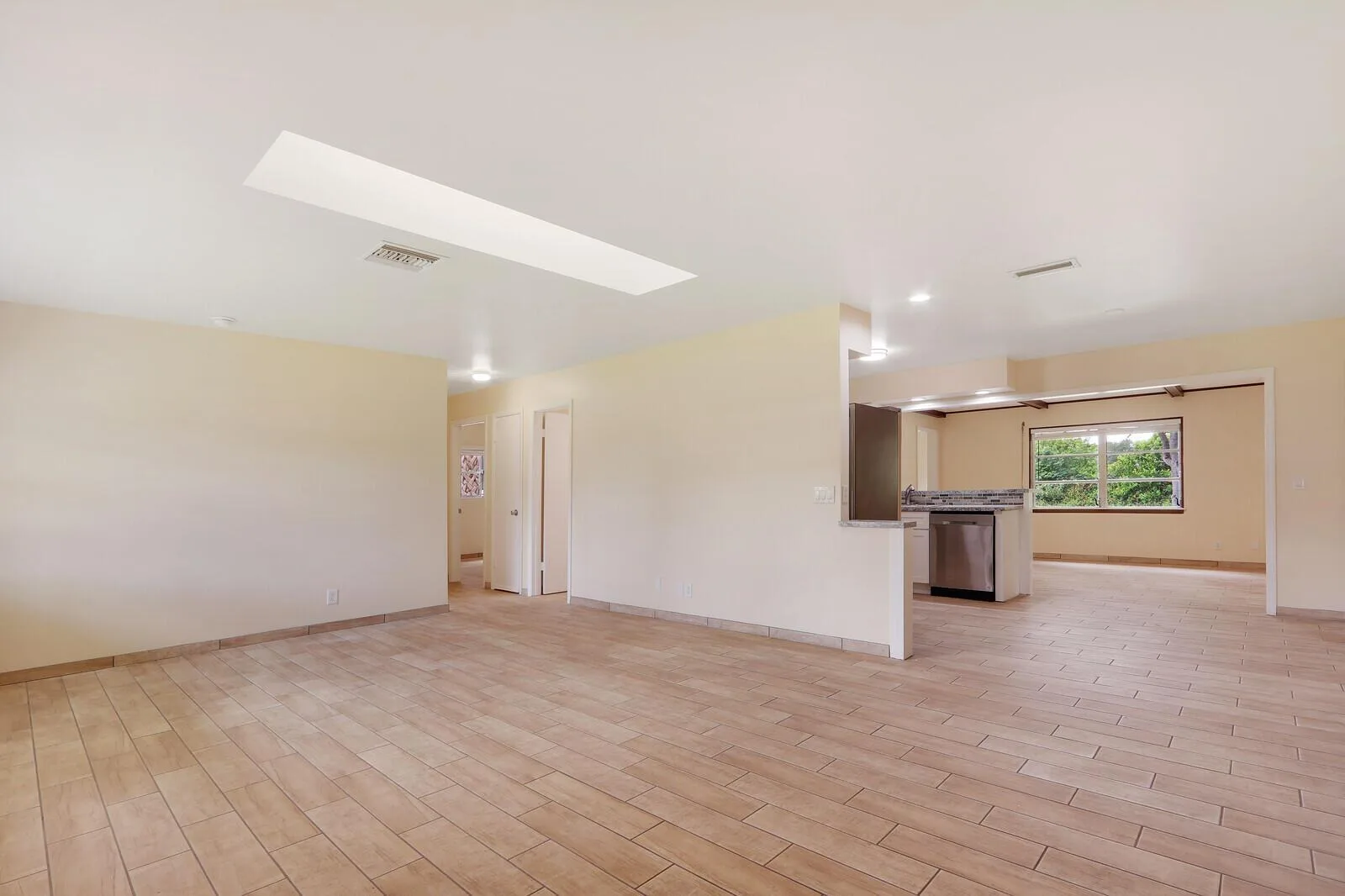 8340 SE CAMELLIA Drive, Hobe Sound, FL 33455 photo 5