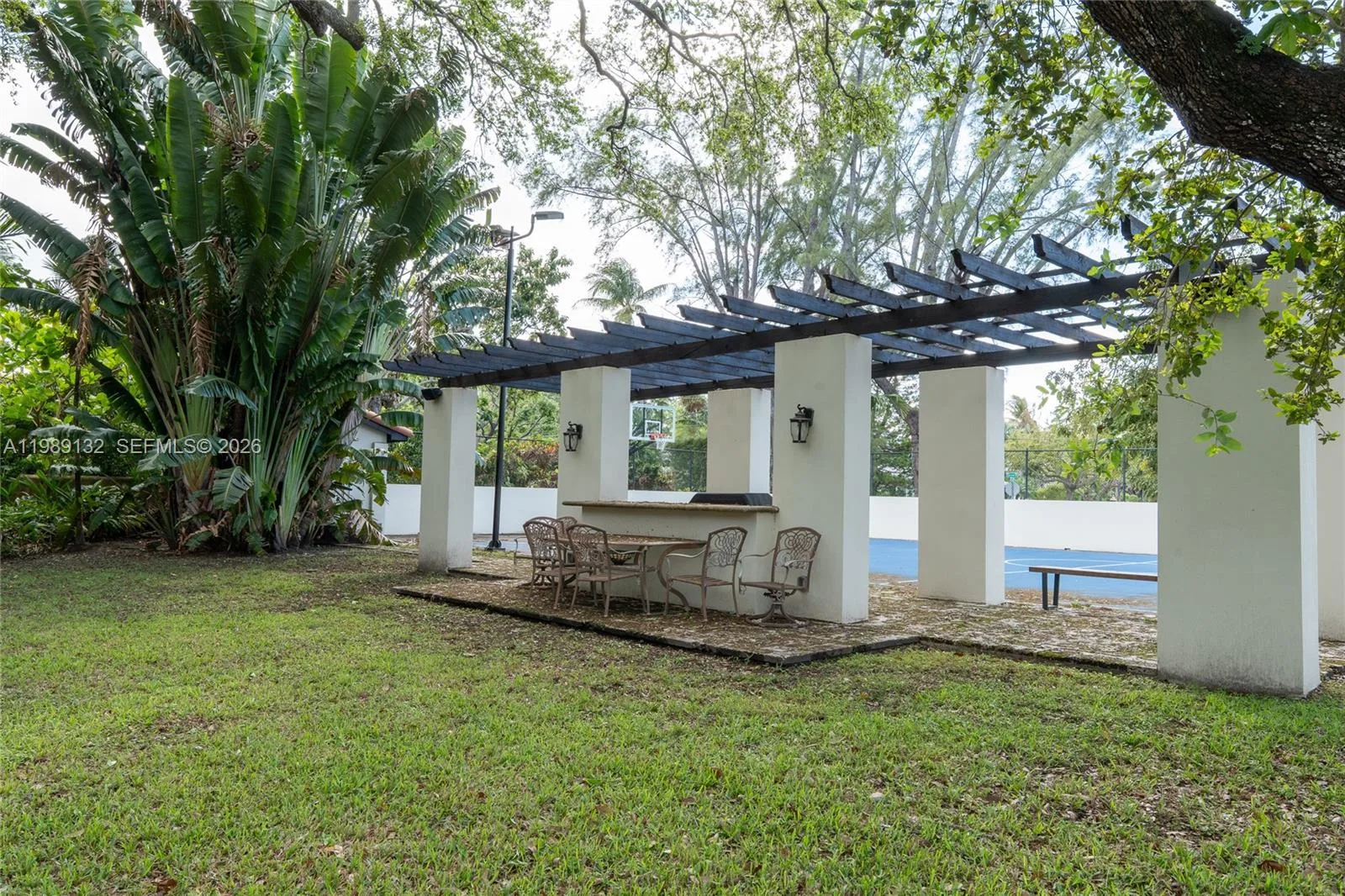 5005 Lakeview Dr, Miami Beach, FL 33140 photo 4