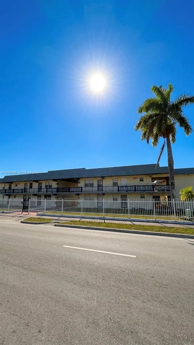 301 NW 177th St # 201, Miami Gardens, FL 33169