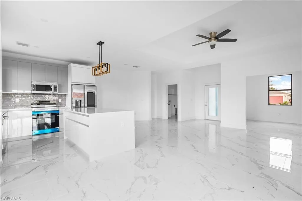 1806 NE 21ST Place, Cape Coral, FL 33909 photo 4